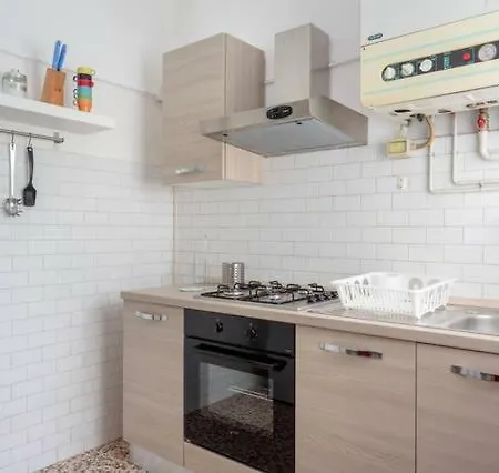 Casa In Centro 50 Mt Dal Mare 아파트